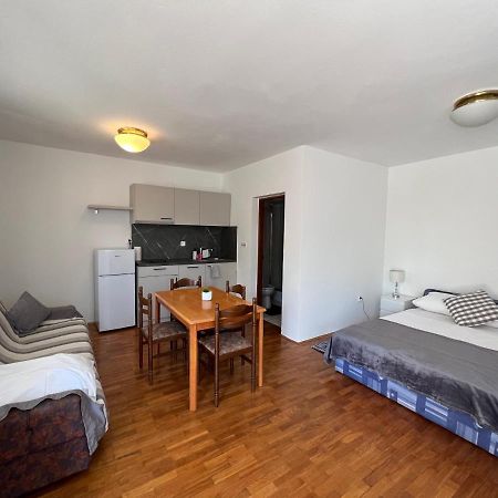 Apartments Antolkovic Ugljan Extérieur photo