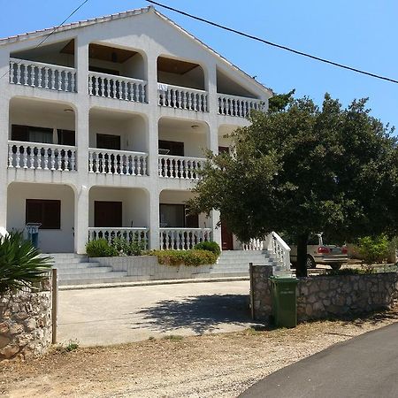Apartments Antolkovic Ugljan Extérieur photo