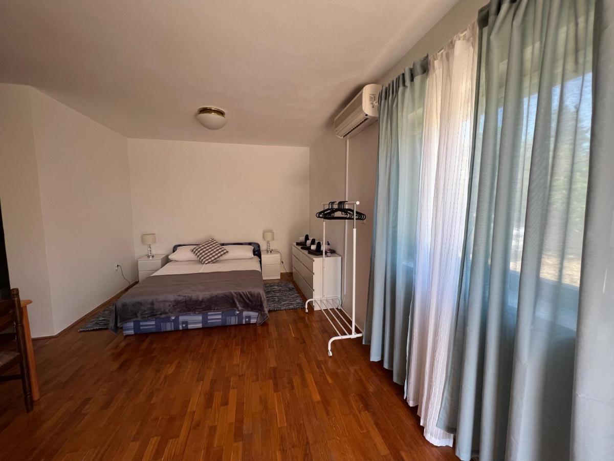Apartments Antolkovic Ugljan Extérieur photo
