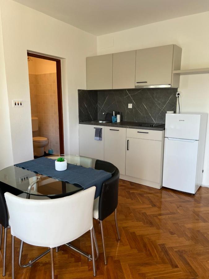 Apartments Antolkovic Ugljan Extérieur photo