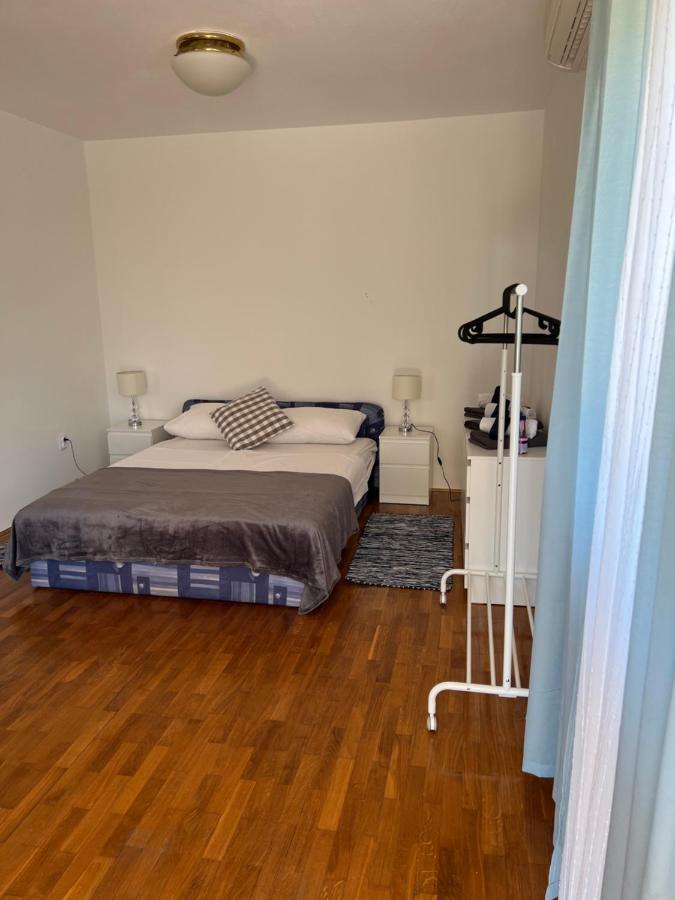 Apartments Antolkovic Ugljan Extérieur photo
