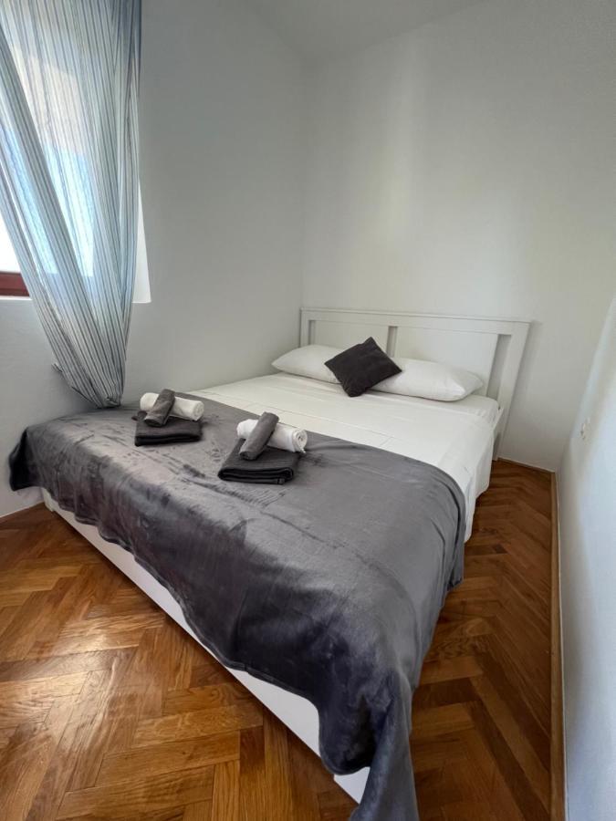 Apartments Antolkovic Ugljan Extérieur photo