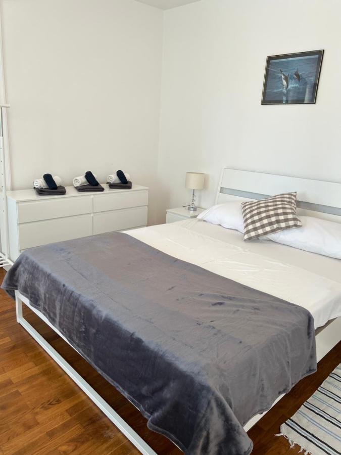 Apartments Antolkovic Ugljan Extérieur photo