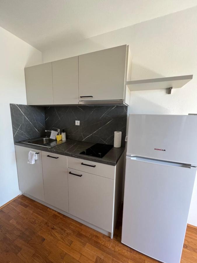 Apartments Antolkovic Ugljan Extérieur photo