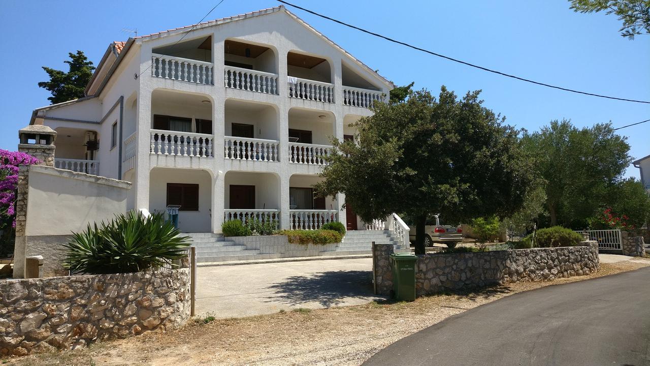 Apartments Antolkovic Ugljan Extérieur photo